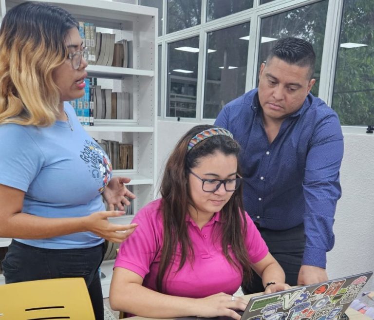 Estudiantes de la Facultad de Ingeniería y Arquitectura son seleccionadas para participar en un proyecto para la NASA por lo cual buscan patrocinadores.