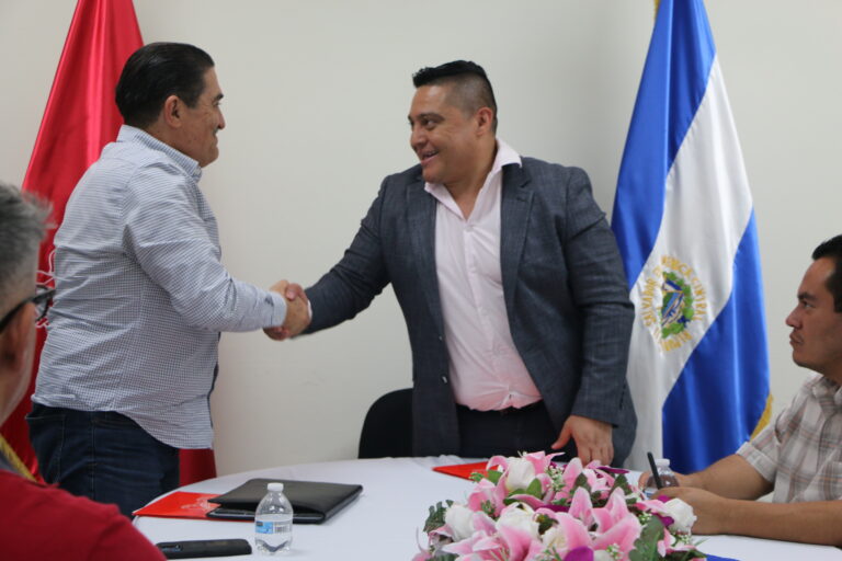 FIA-UES e IPECA, S.A. DE C.V. establecen alianza para impulsar la formación profesional en ingeniería y arquitectura