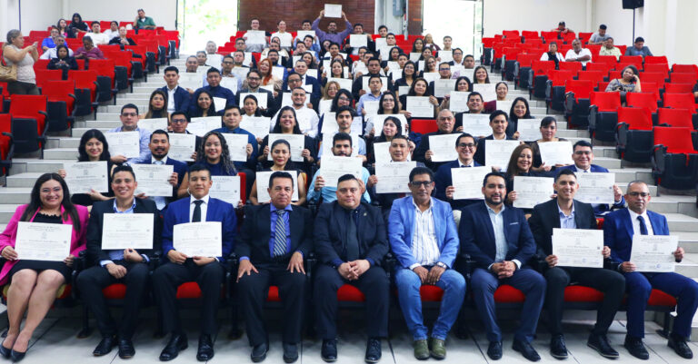 La FIA celebra la graduación de cinco diplomados clave para el desarrollo profesional
