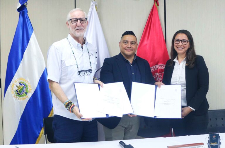 Fortaleciendo la Educación Superior y la Integración Social