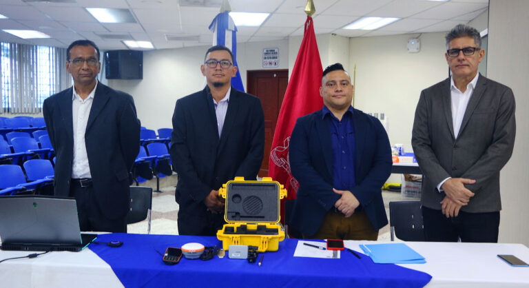 FIA fortalece la formación académica con donación de equipo GNSS de última generación