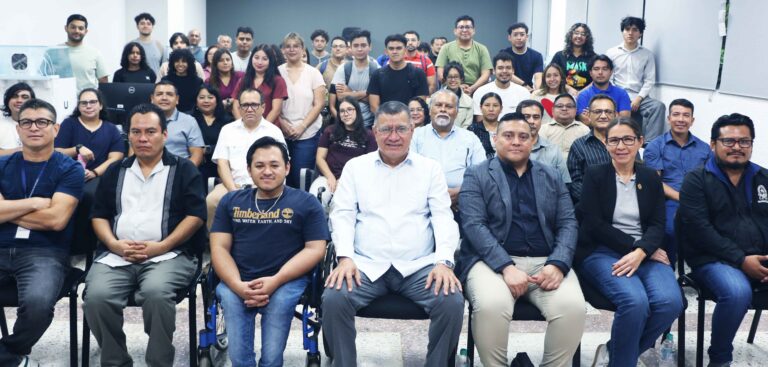 La UES inaugura laboratorio de impresión 3D y fortalece la transformación digital universitaria